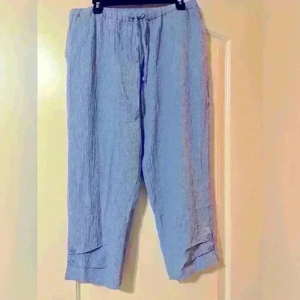 Norm Thompson women’s crinkle capris, periwinkle blue, sz - Large